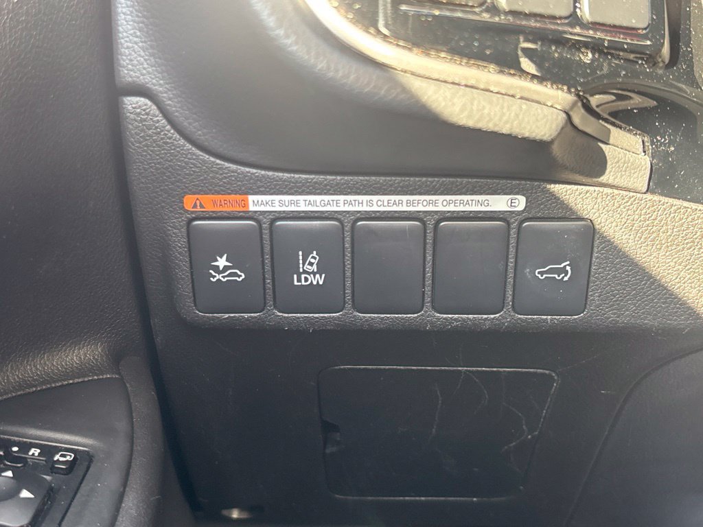 Used 2020 Mitsubishi Outlander SEL AWD/4WD image 25