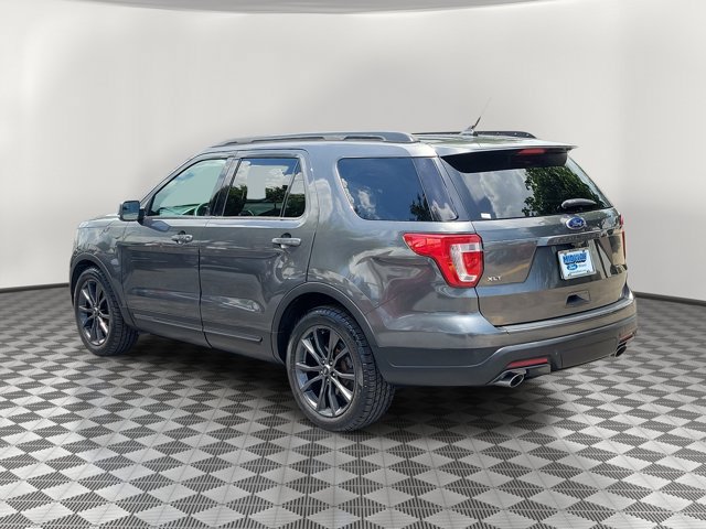 Certified 2018 Ford Explorer XLT w/ Equipment Group 202A FWD image 4