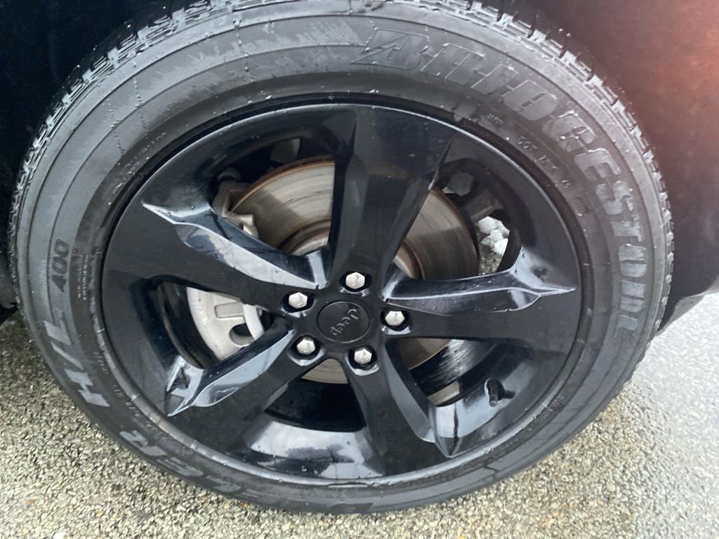 Used 2023 Jeep Grand Cherokee L Laredo image 7