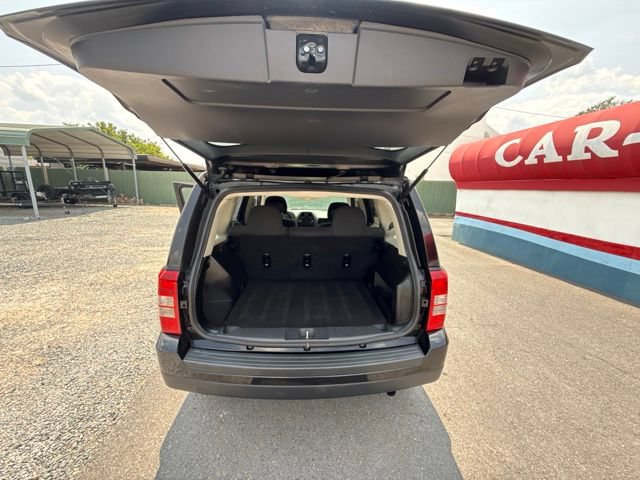 Used 2017 Jeep Patriot Sport w/ Power Value Group FWD image 18