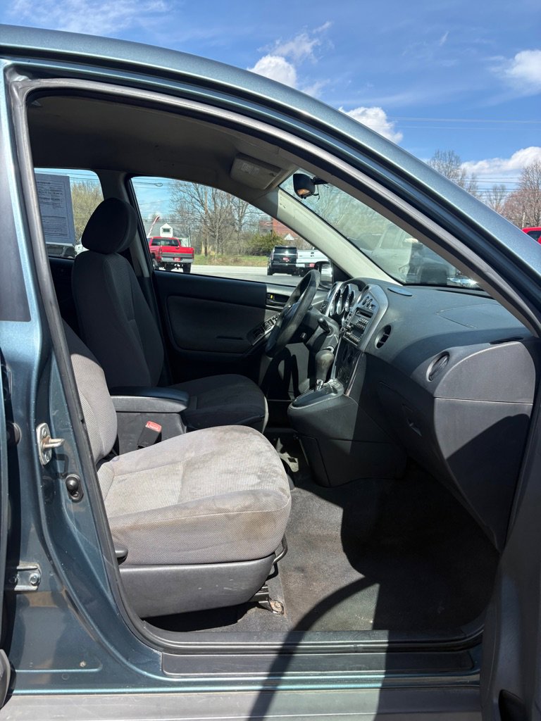 Used 2008 Pontiac Vibe w/ Preferred Package image 11