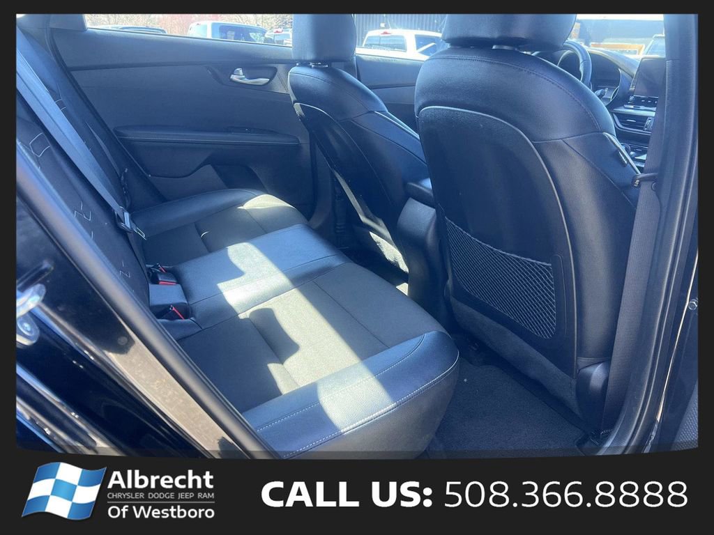 Used 2023 Kia Forte GT-Line w/ GT-Line Premium Package FWD image 16