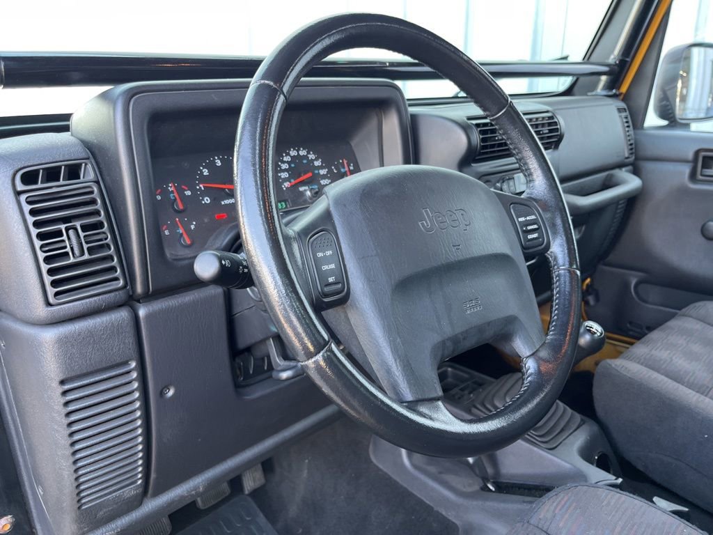 Used 2003 Jeep Wrangler Rubicon AWD/4WD image 2