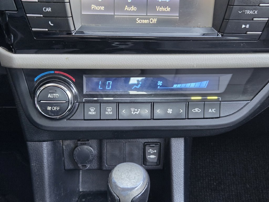 Used 2014 Toyota Corolla LE FWD image 14