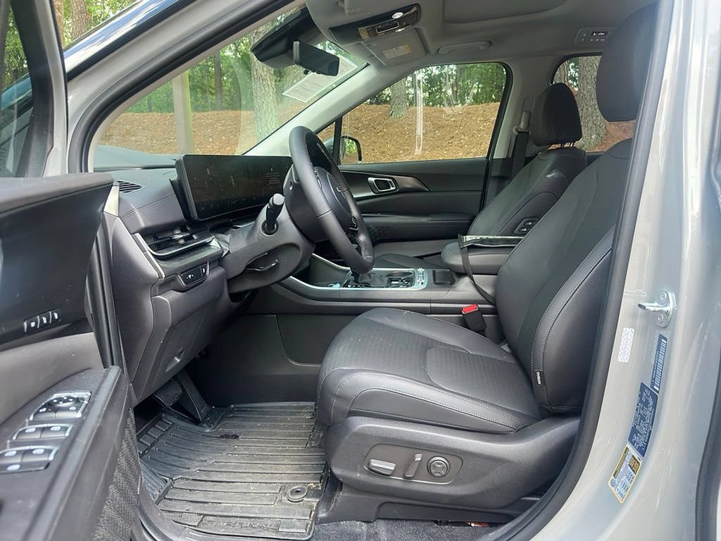 Used 2025 Kia Carnival SX Prestige FWD image 6