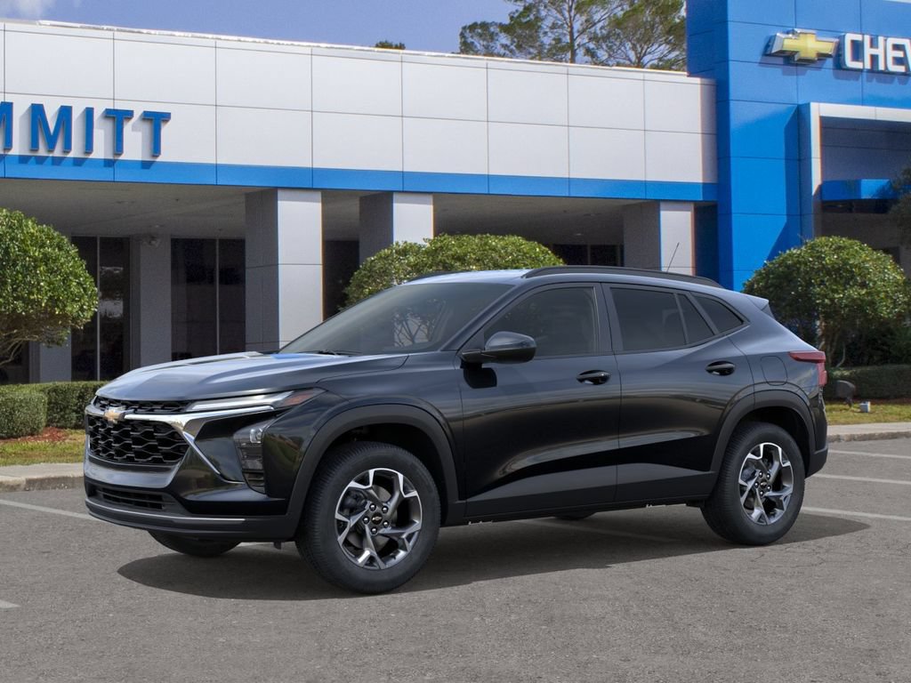 New 2026 Chevrolet Trax LT w/ Driver Confidence Package FWD image 2