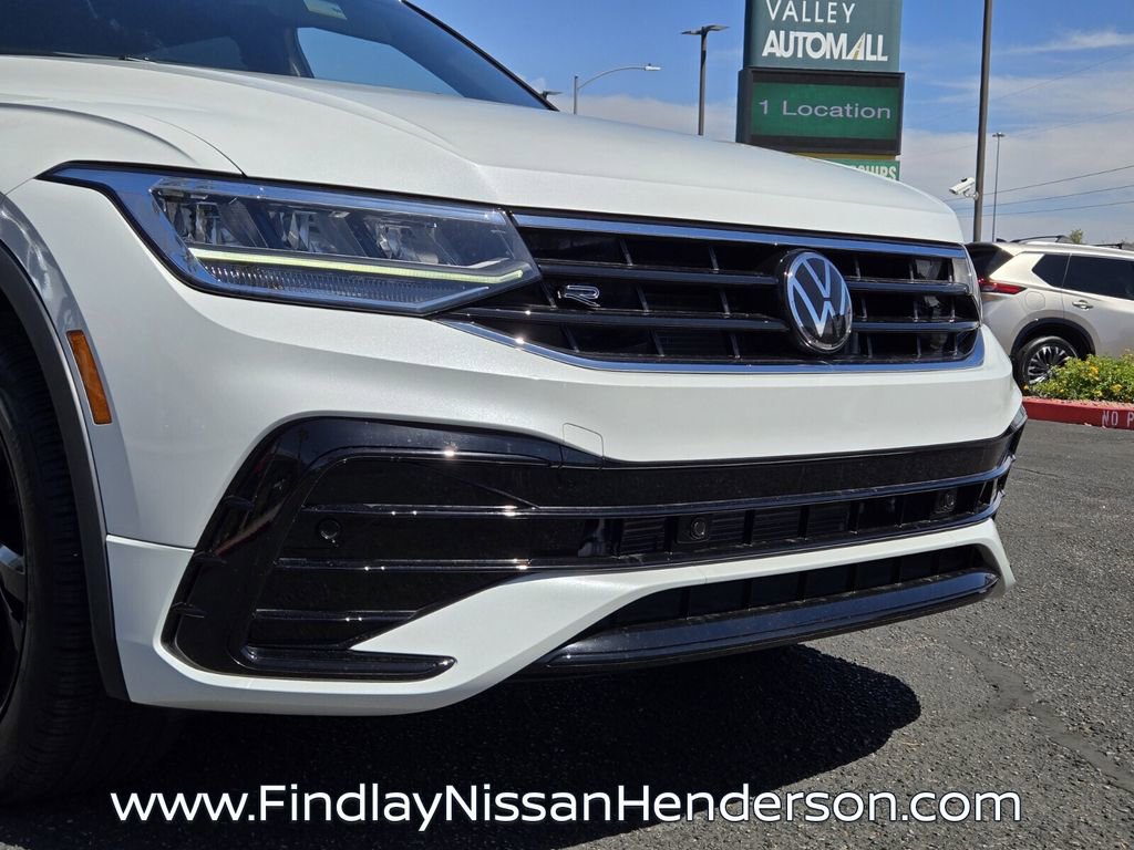 Used 2023 Volkswagen Tiguan SE R-Line FWD image 8