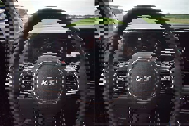 New 2026 Kia Carnival SX w/ SX Dark Edition Package image 32
