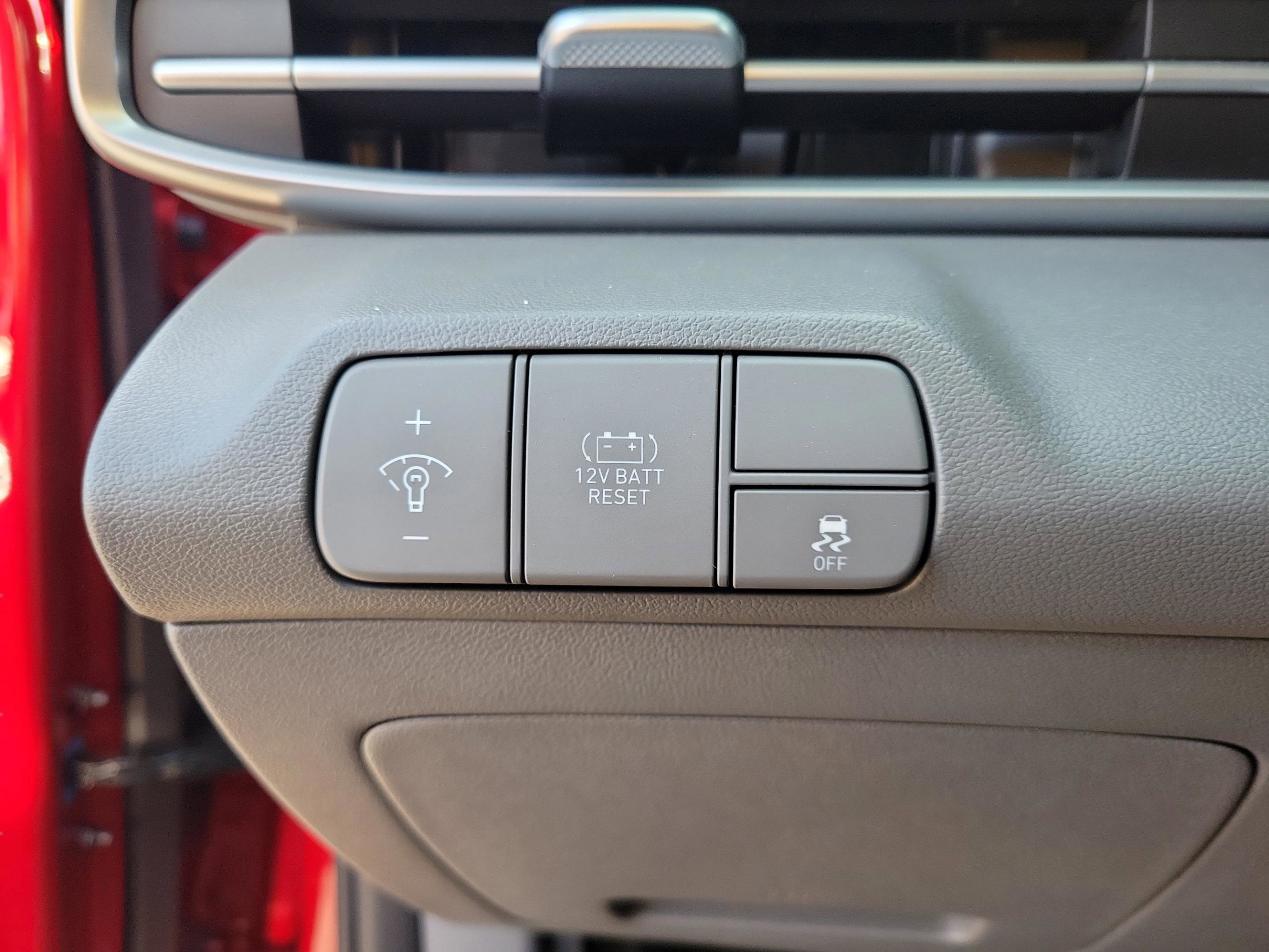 Used 2025 Hyundai Elantra Blue image 15