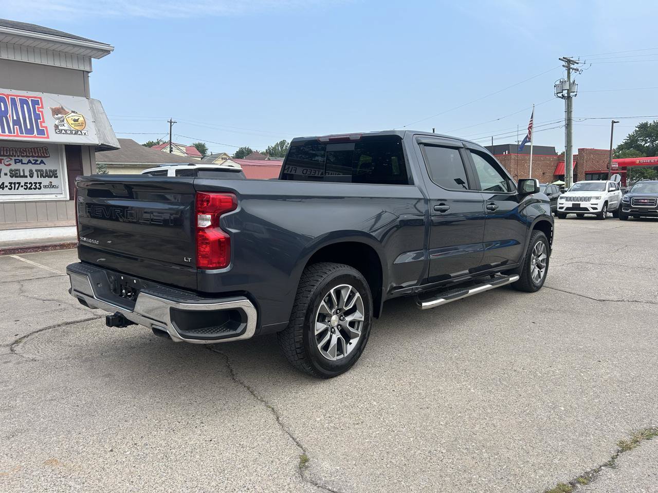 Used 2022 Chevrolet Silverado 1500 LT AWD/4WD image 7