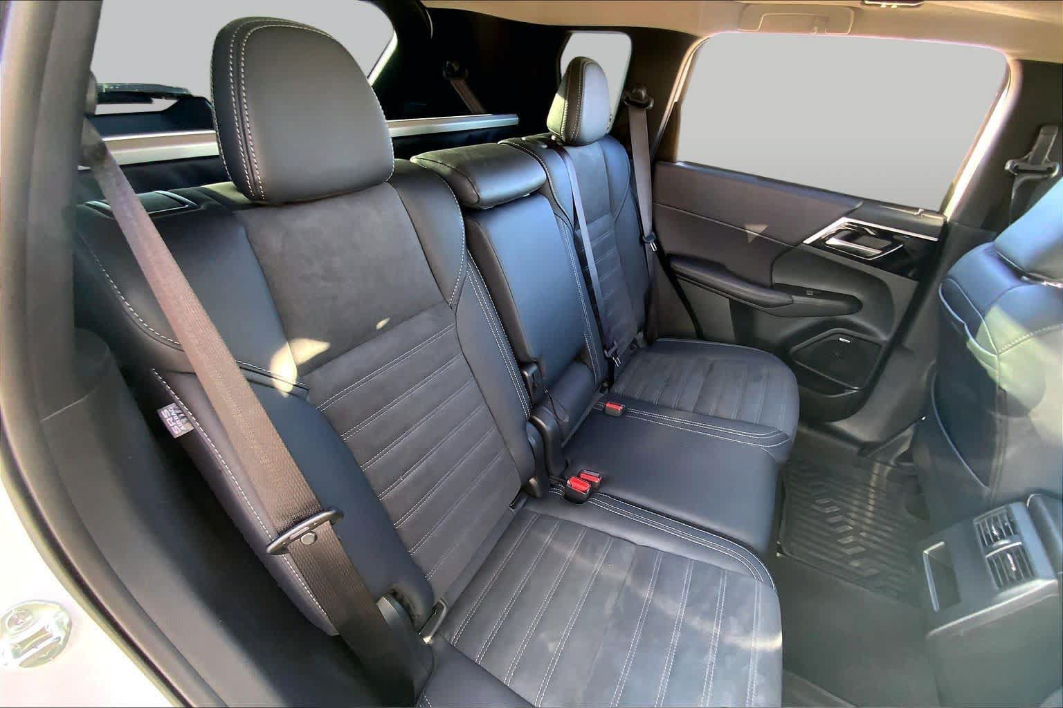 Used 2026 Mitsubishi Outlander AWD image 20