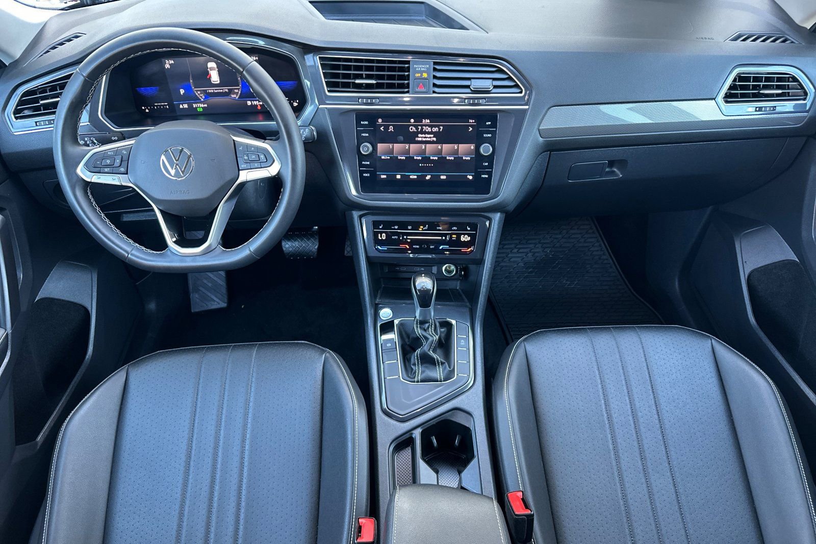 Certified 2023 Volkswagen Tiguan SE image 13
