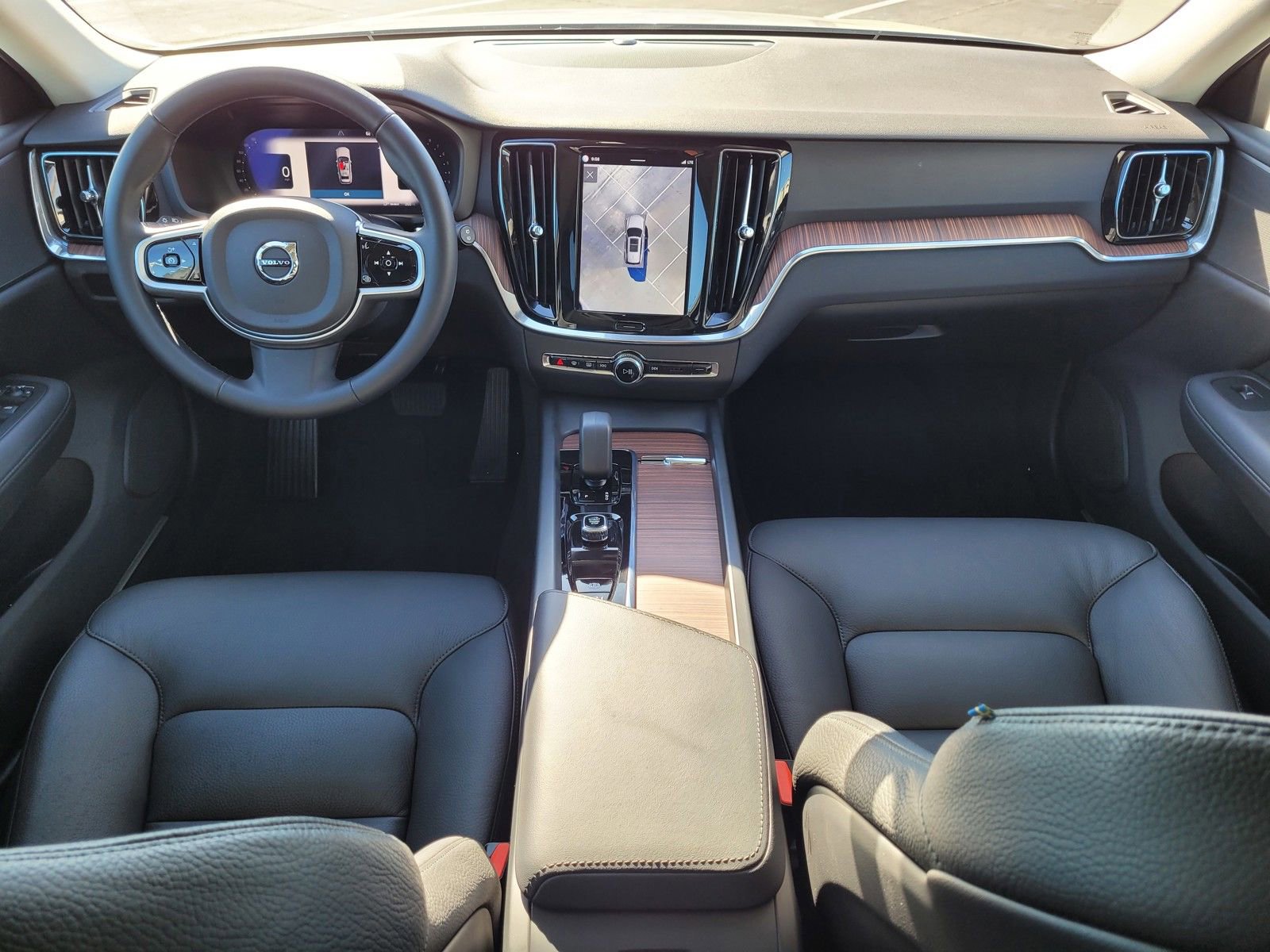 Certified 2025 Volvo V60 B5 Cross Country Plus image 10