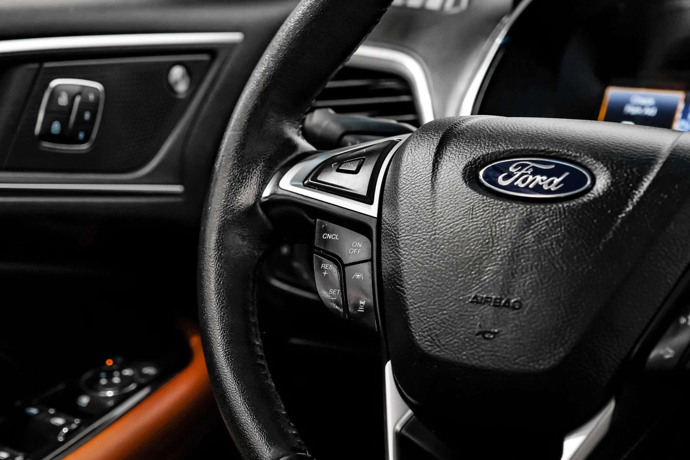 Used 2019 Ford Edge Titanium w/ Equipment Group 301A FWD image 25