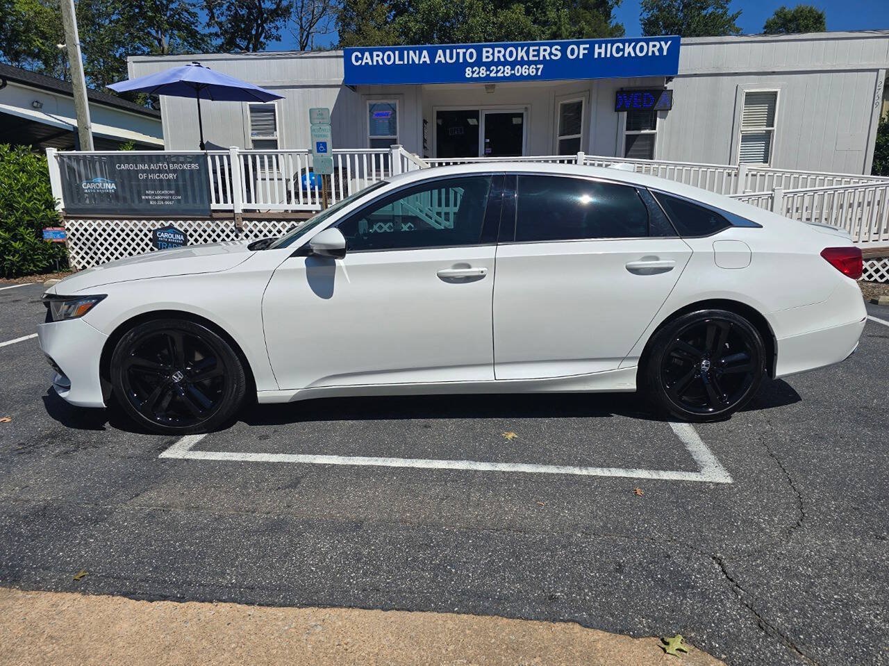 Used 2018 Honda Accord Sport image 3