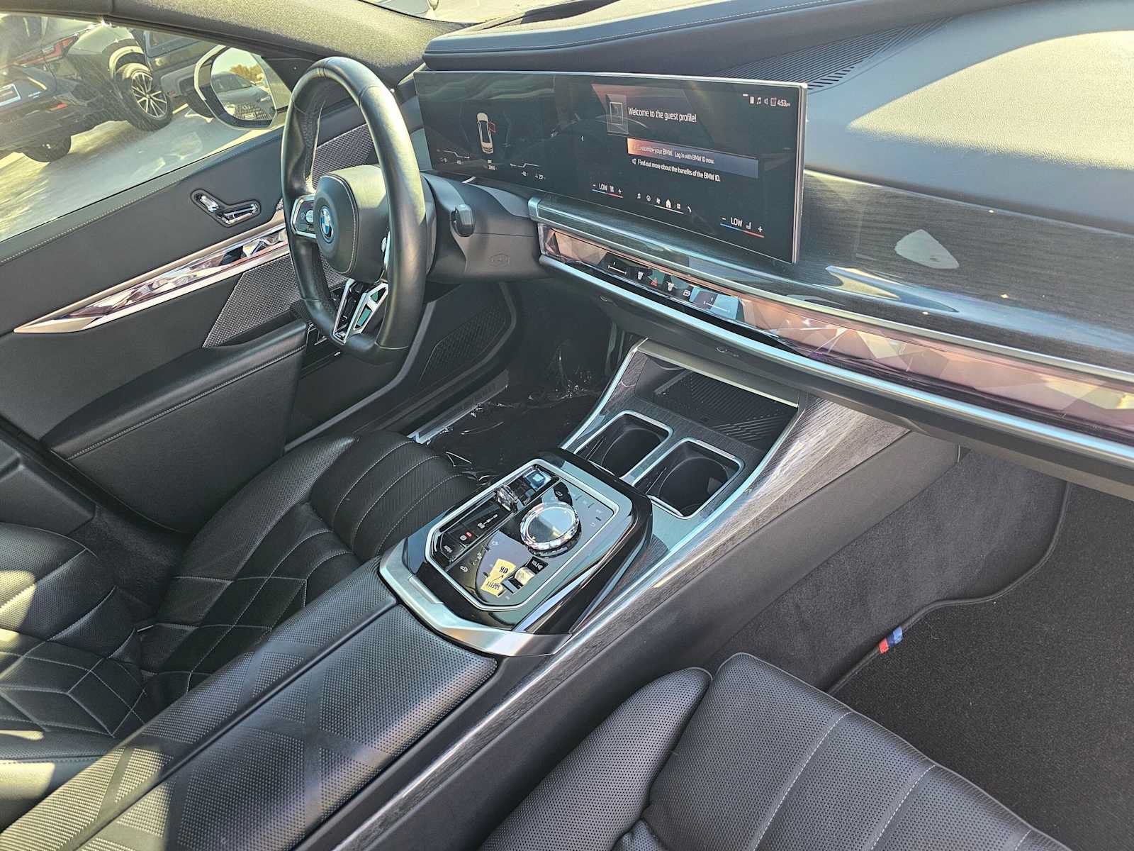 Used 2024 BMW i7 eDrive50 w/ M Sport Package RWD image 11
