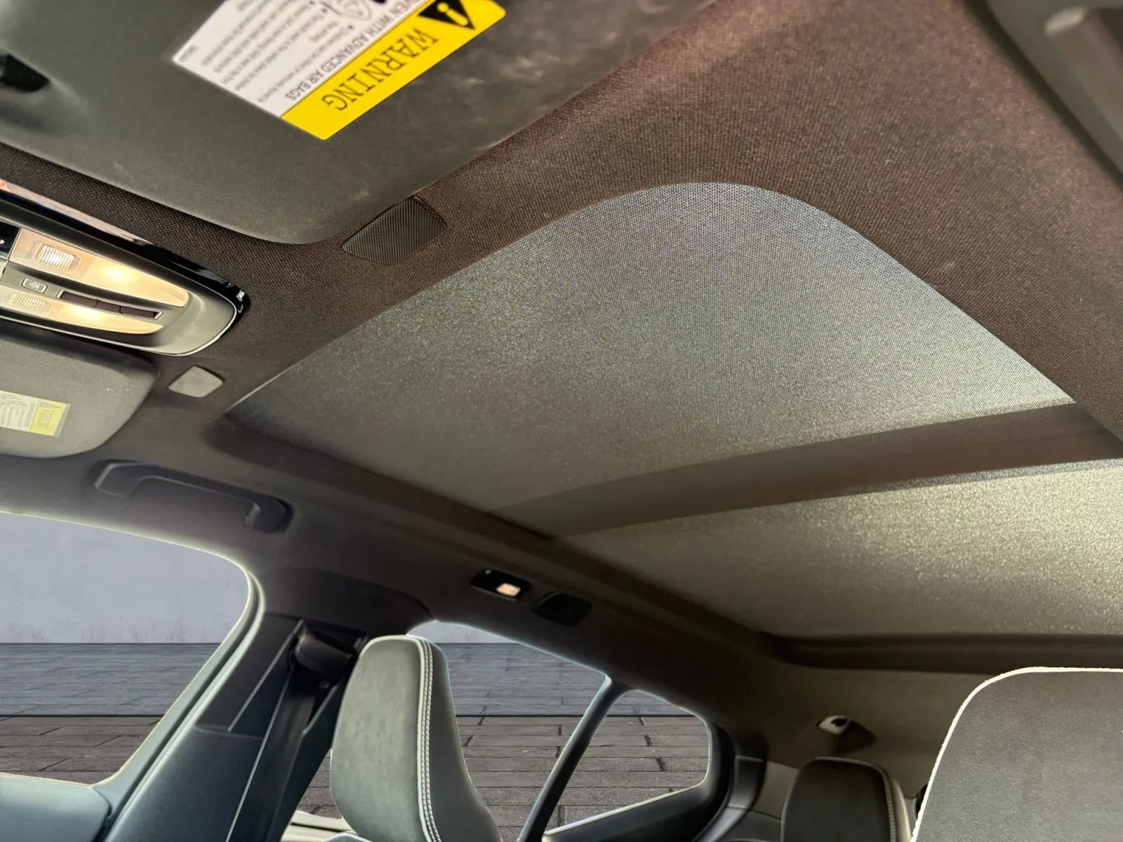 Used 2023 Volvo XC40 Recharge Plus image 25