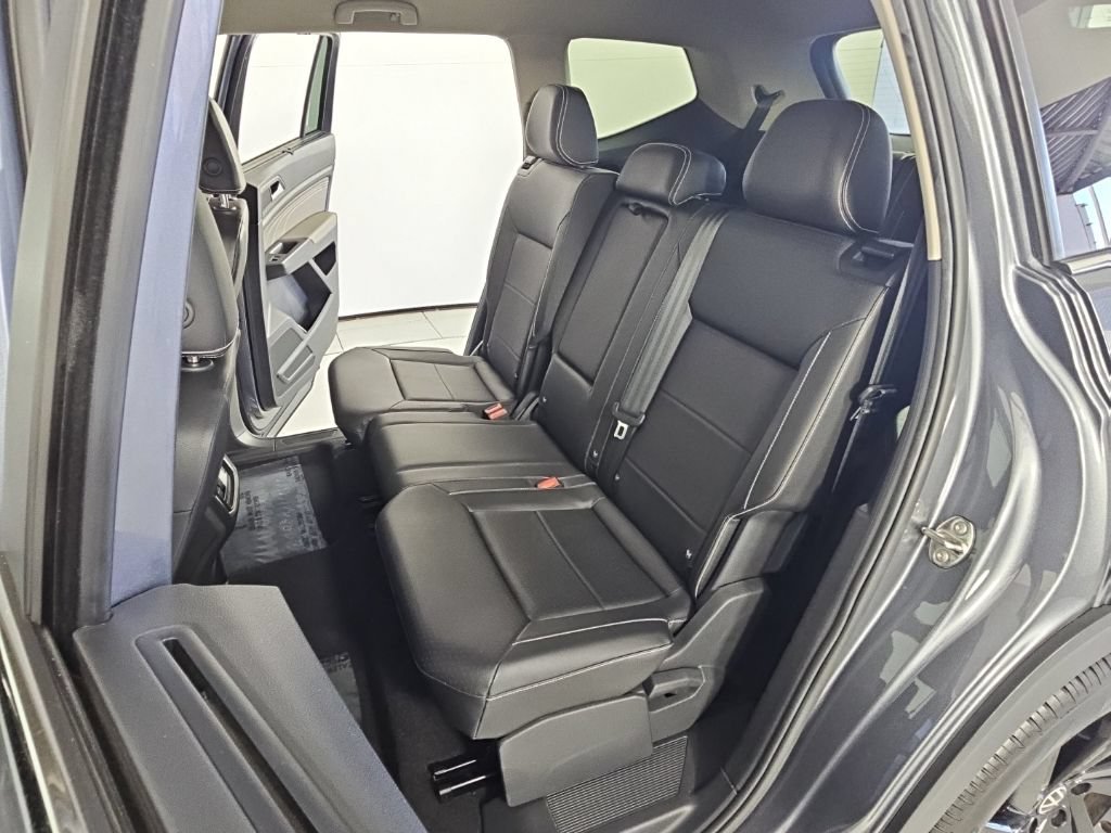 Certified 2023 Volkswagen Atlas SE w/ Black Wheel Package AWD/4WD image 21