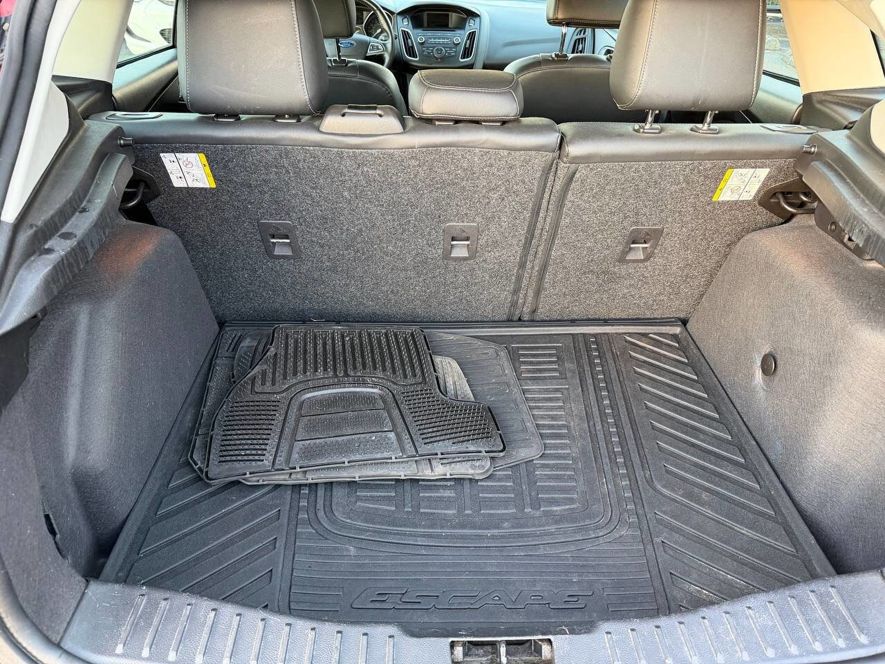 Used 2016 Ford Focus SE w/ Equipment Group 201A image 24