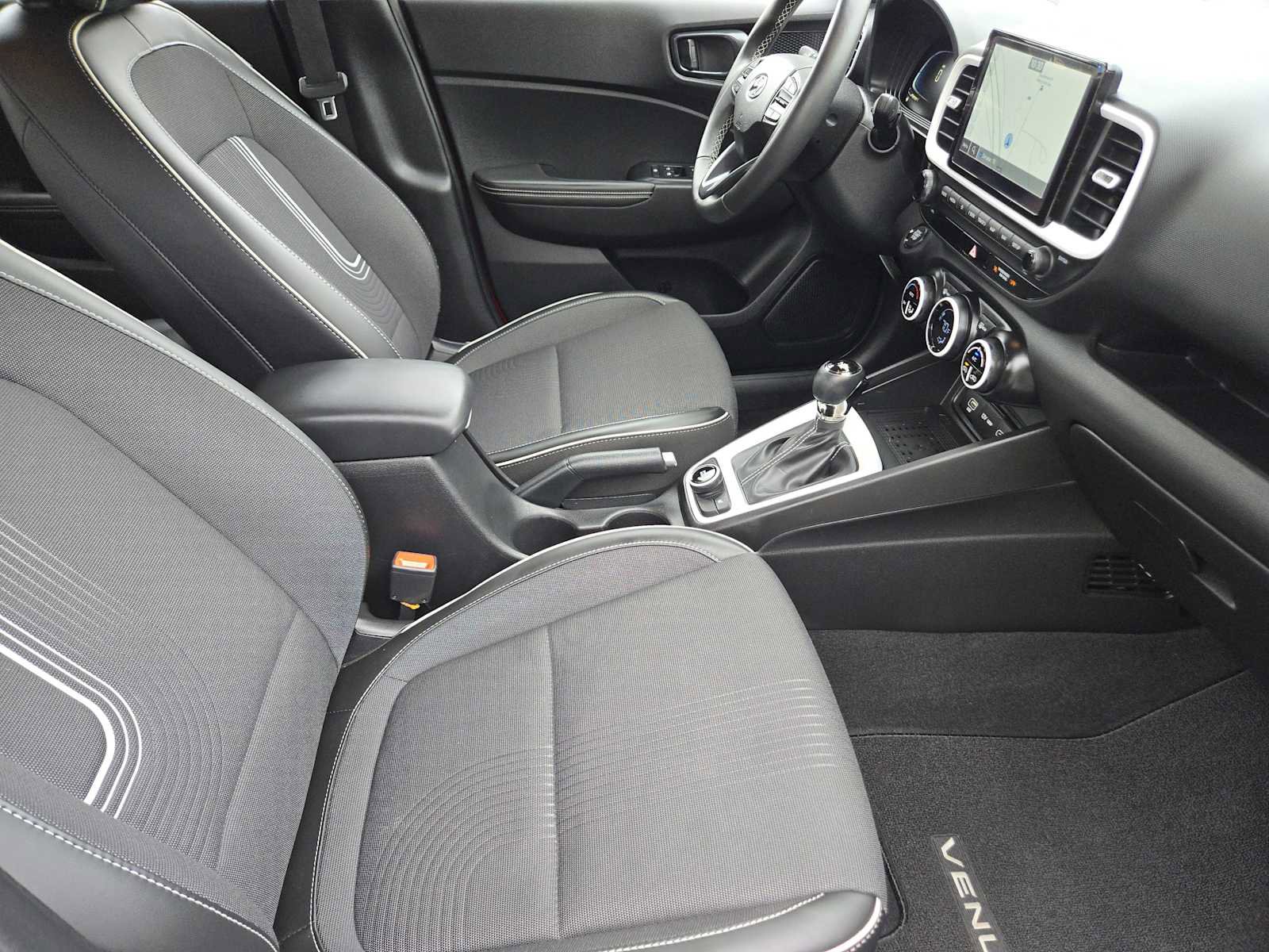 Certified 2025 Hyundai Venue Limited image 13