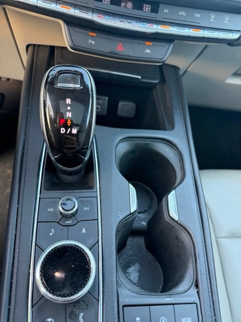 Used 2020 Cadillac XT4 Premium Luxury w/ Driver Awareness Package AWD/4WD image 12