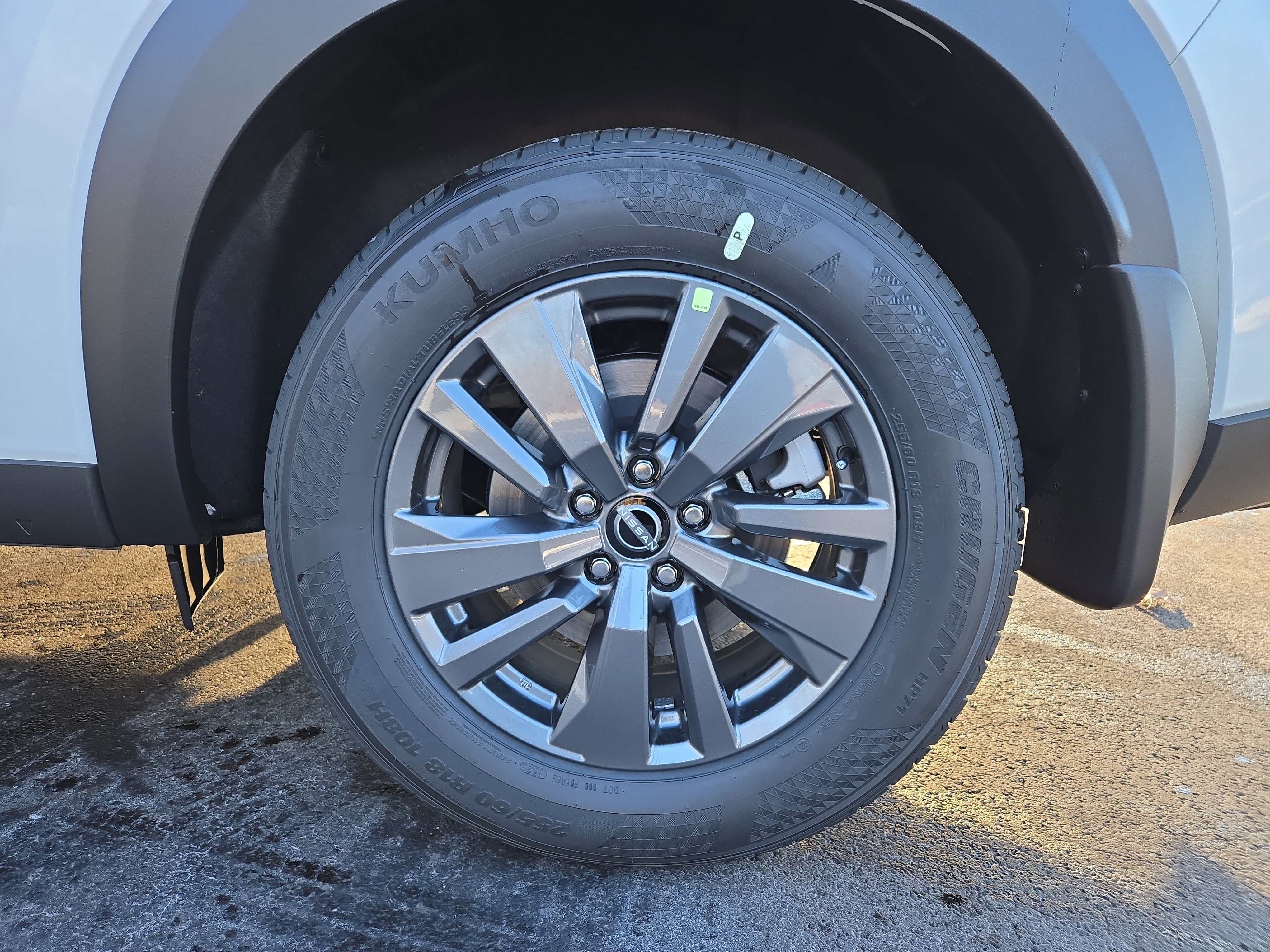 New 2025 Nissan Pathfinder SV image 9