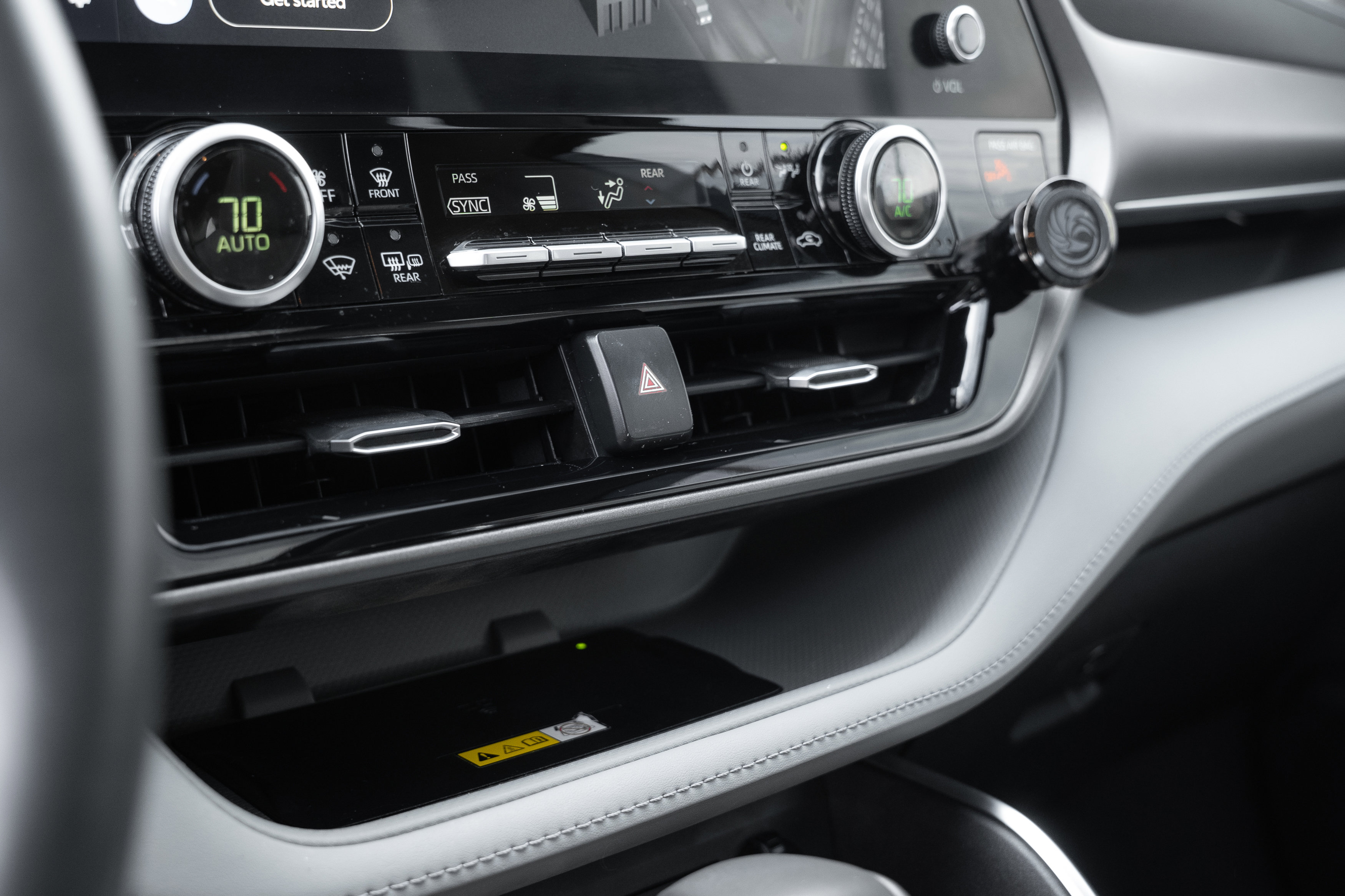 Used 2023 Toyota Highlander Limited image 15