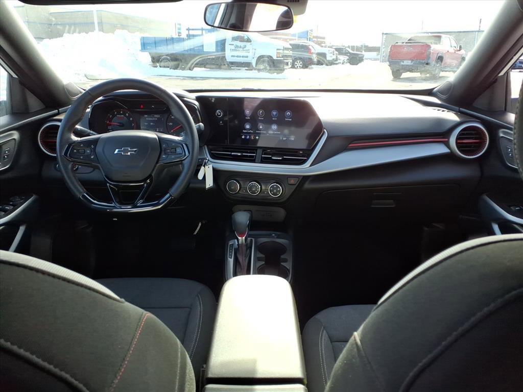 Used 2024 Chevrolet Trax RS w/ Driver Confidence Package image 8