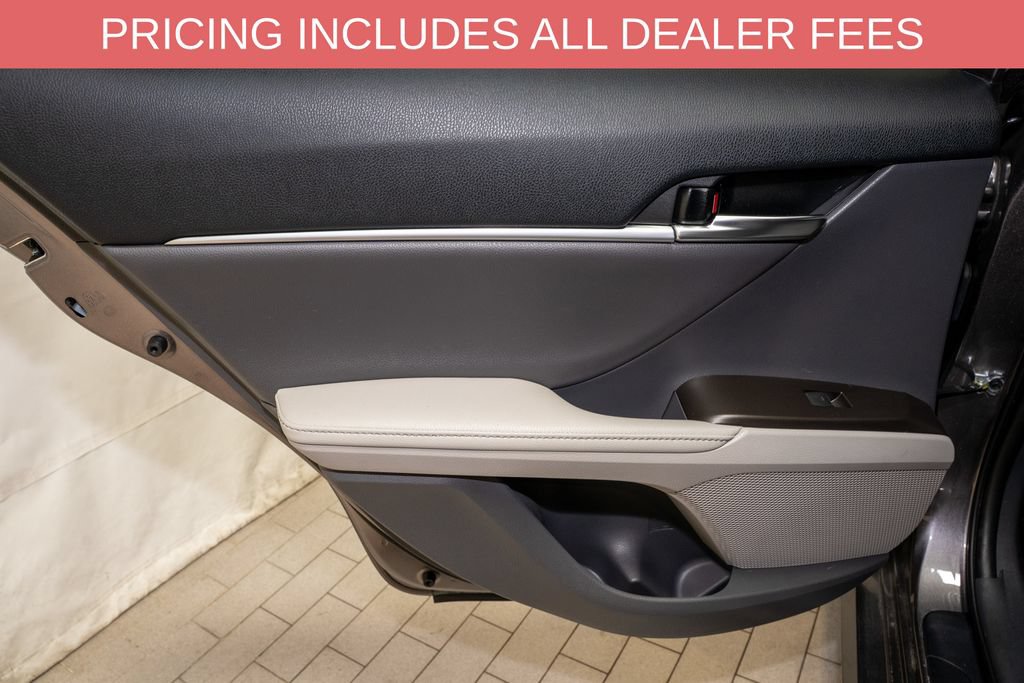 Used 2022 Toyota Camry XLE w/ Navigation Upgrade Package FWD image 8