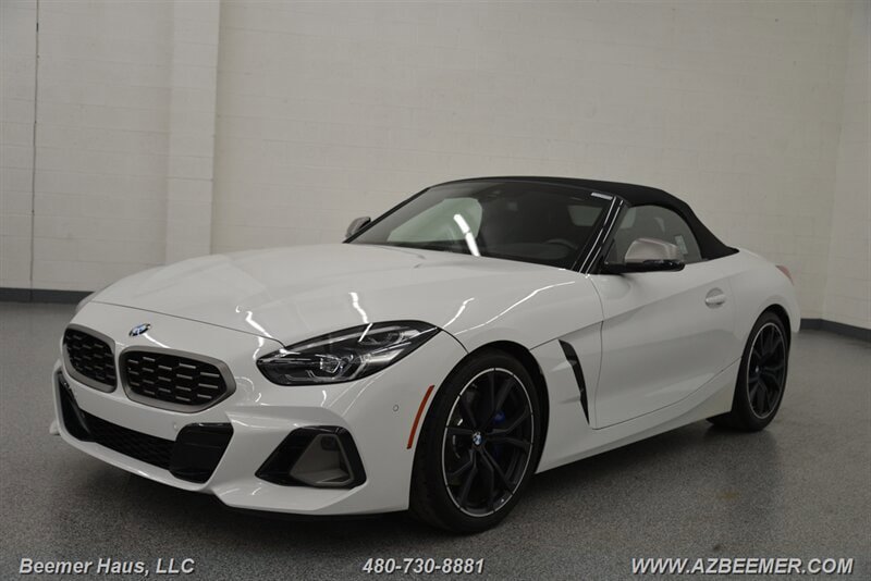 Used 2024 BMW Z4 M40i w/ Premium Package image 3