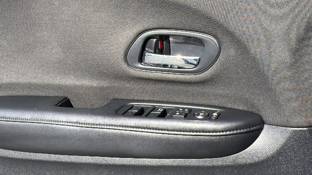 Used 2020 Honda HR-V Sport image 22