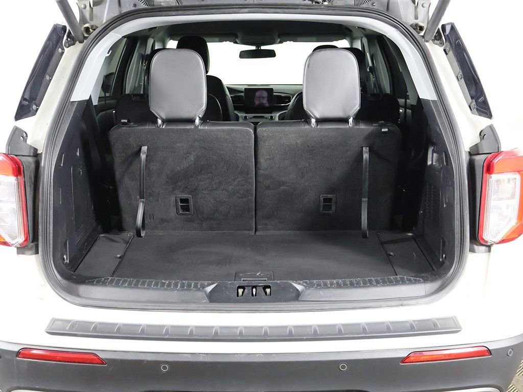 Used 2022 Ford Explorer XLT w/ Equipment Group 202A image 21