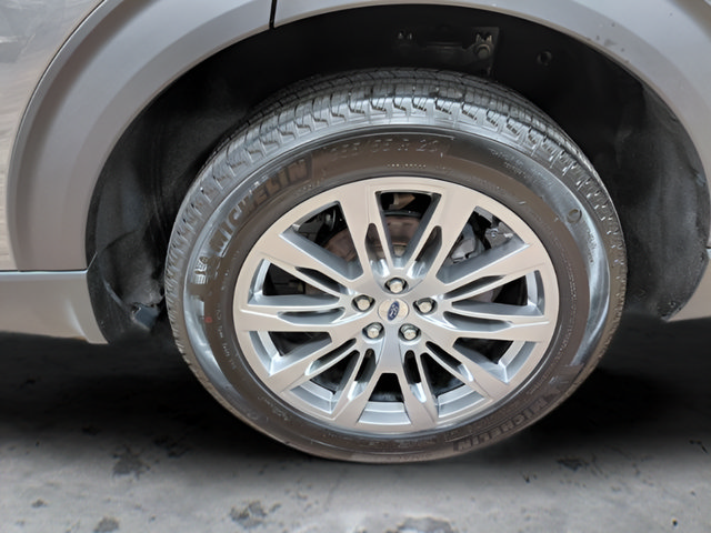 Used 2026 Ford Explorer Platinum AWD/4WD image 17