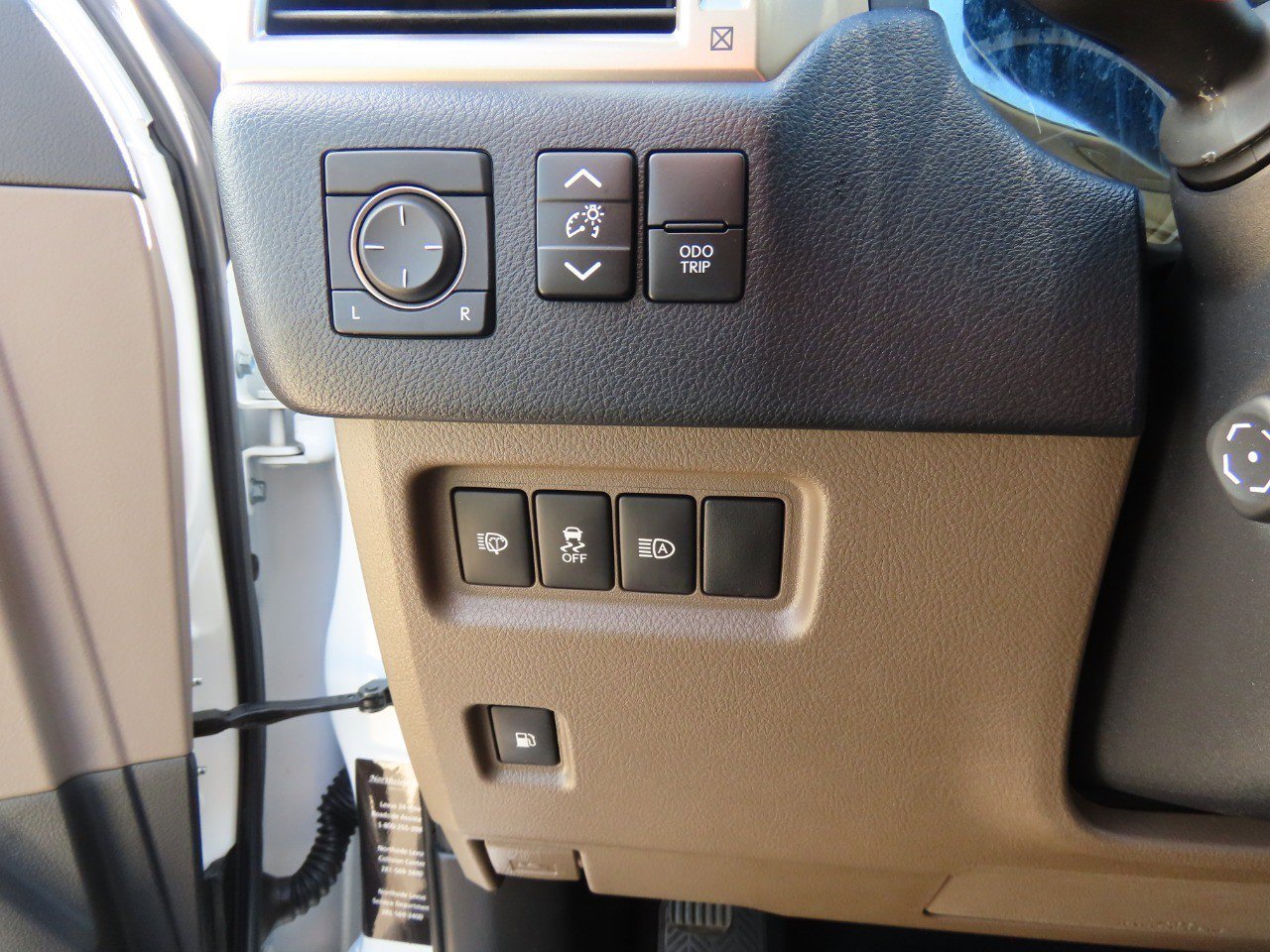 Used 2020 Lexus GX 460 Premium w/ Premium Package image 24