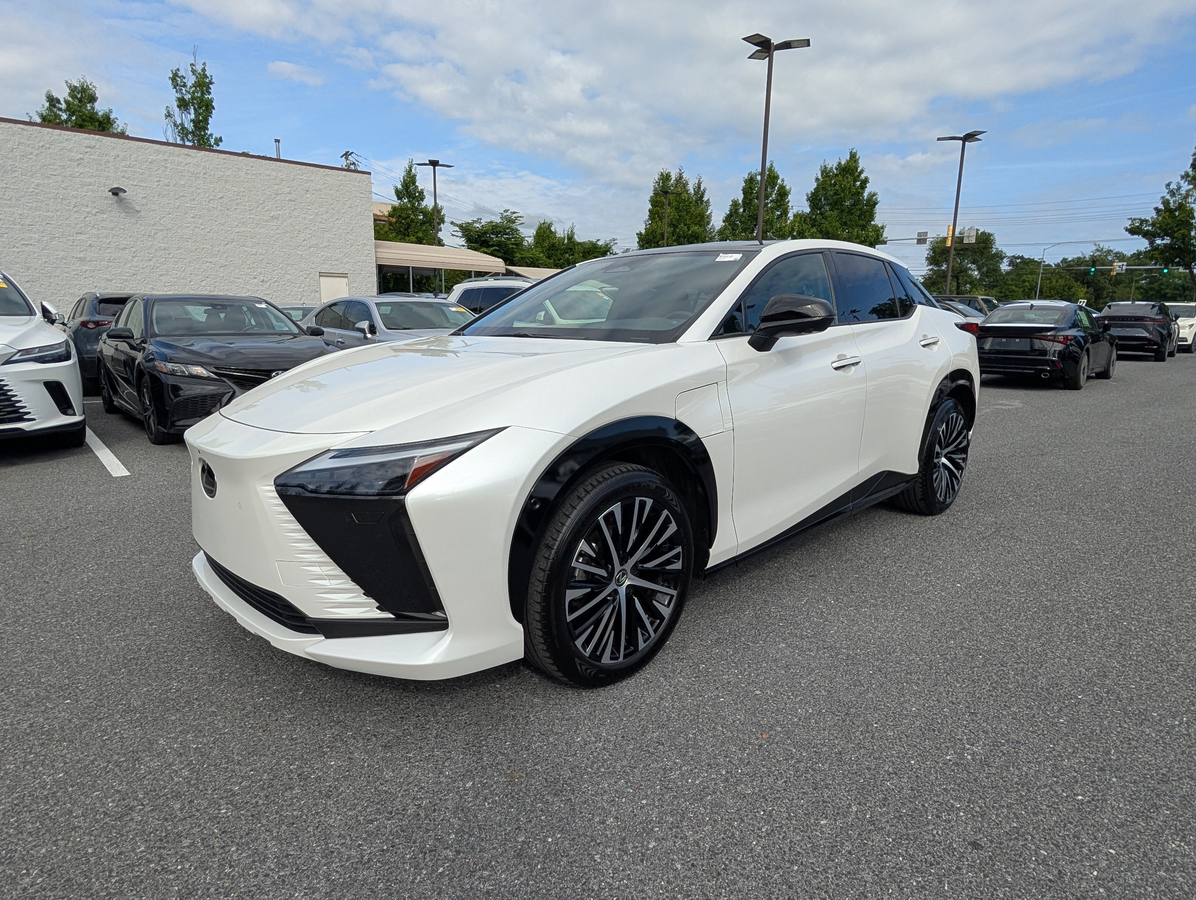 Used 2023 Lexus RZ 450e Premium w/ Technology Package AWD/4WD image 7
