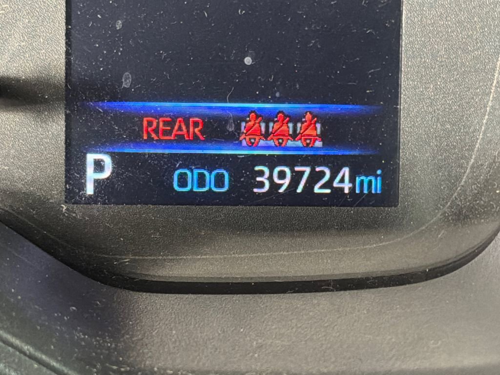 Used 2022 Toyota Corolla Cross LE w/ Moonroof Package FWD image 28