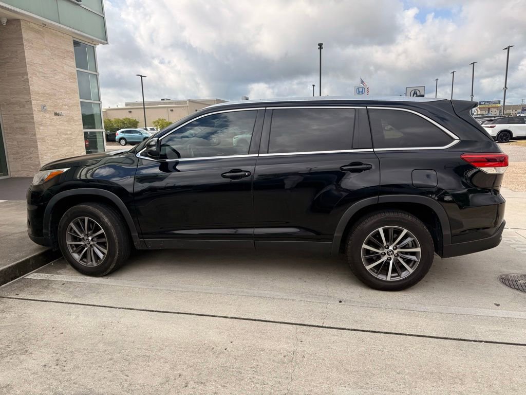 Used 2019 Toyota Highlander XLE FWD image 9