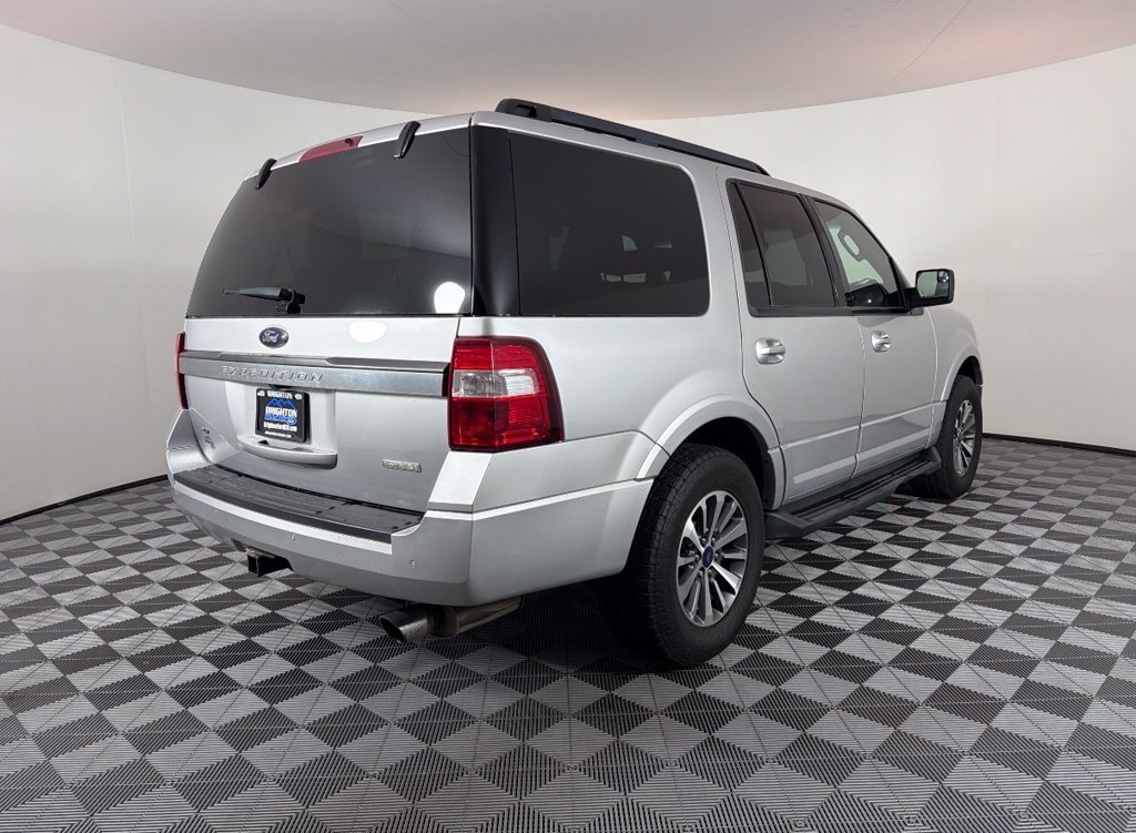 Used 2017 Ford Expedition XLT AWD/4WD image 3