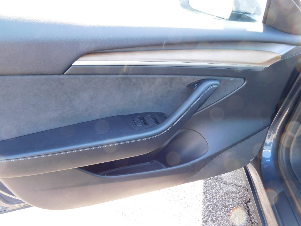 Used 2022 Tesla Model 3 Long Range AWD/4WD image 14