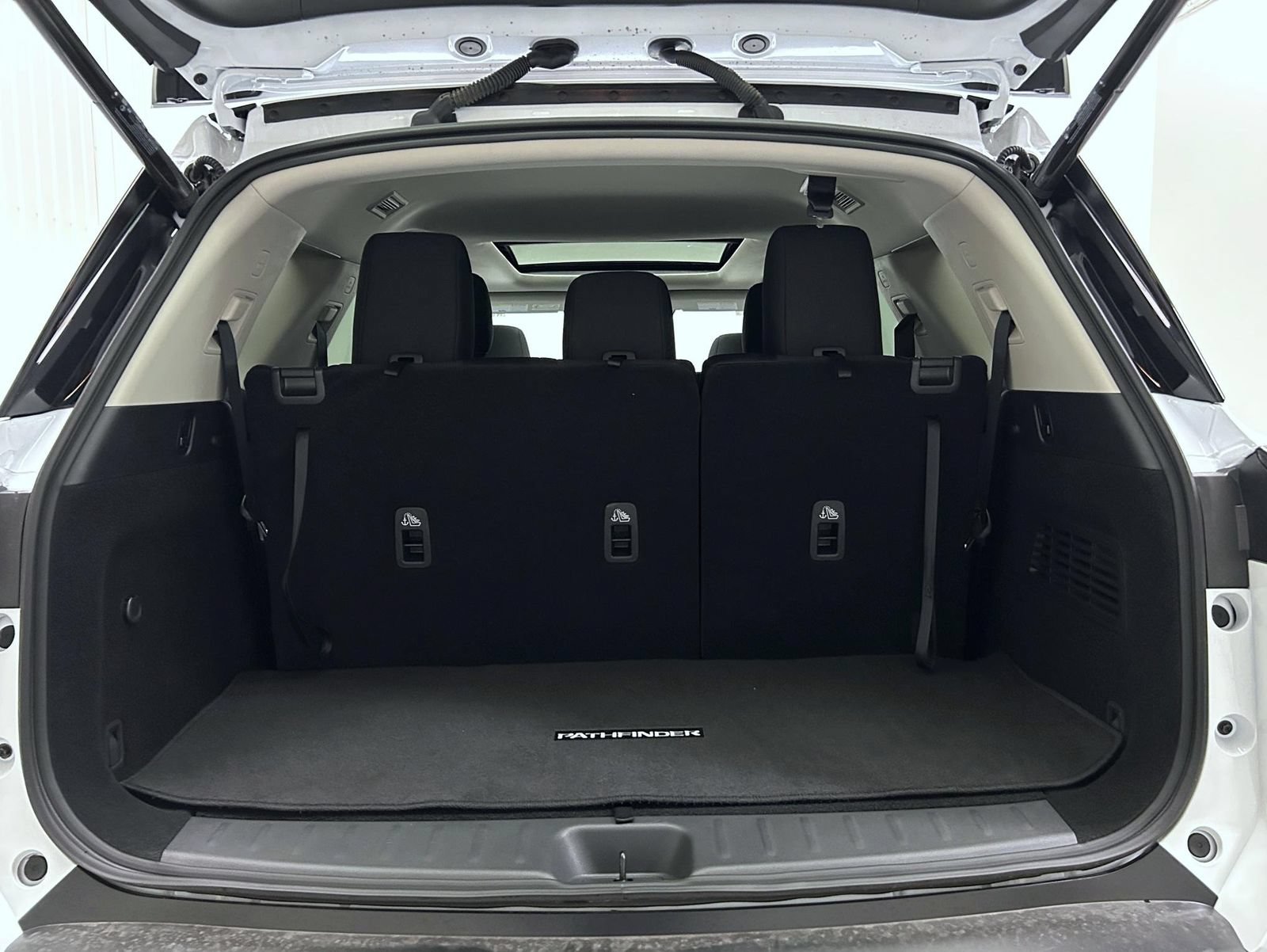 New 2026 Nissan Pathfinder SV w/ SV Premium Package AWD/4WD image 22