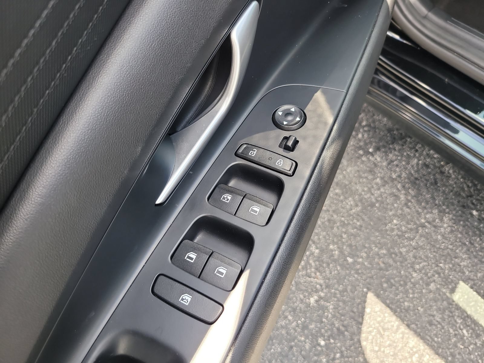 Used 2022 Hyundai Elantra SEL FWD image 13