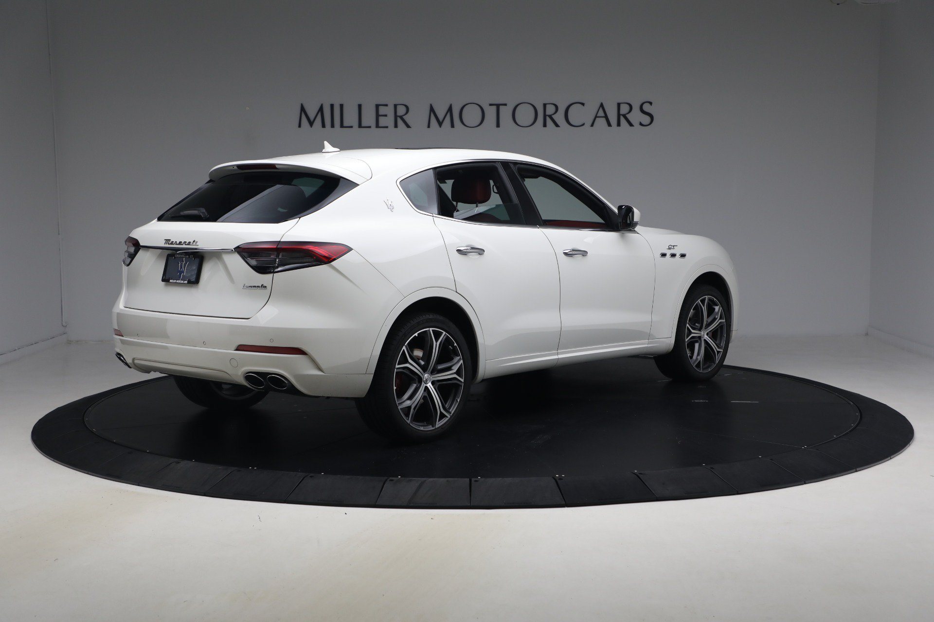 Certified 2023 Maserati Levante GT AWD/4WD image 7
