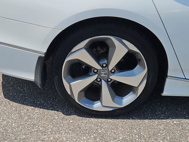 Used 2018 Honda Accord Touring image 5