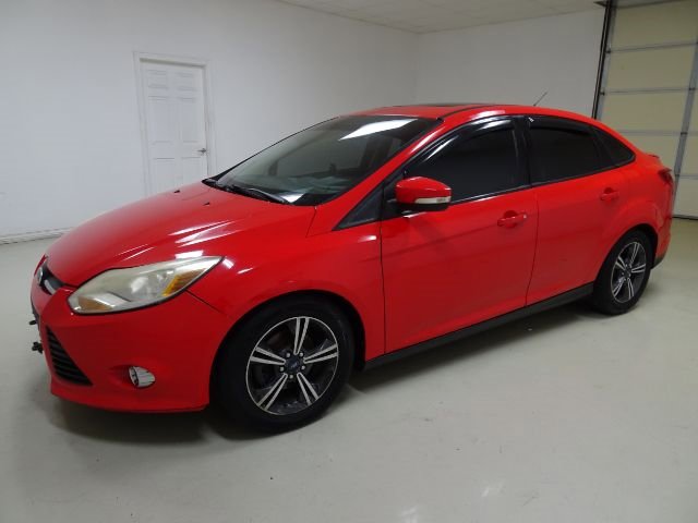 Used 2014 Ford Focus SE w/ SE Sport Package image 3