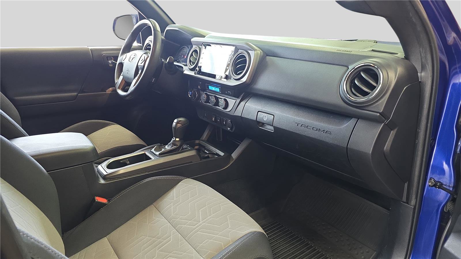 Used 2022 Toyota Tacoma TRD Off-Road AWD/4WD image 16