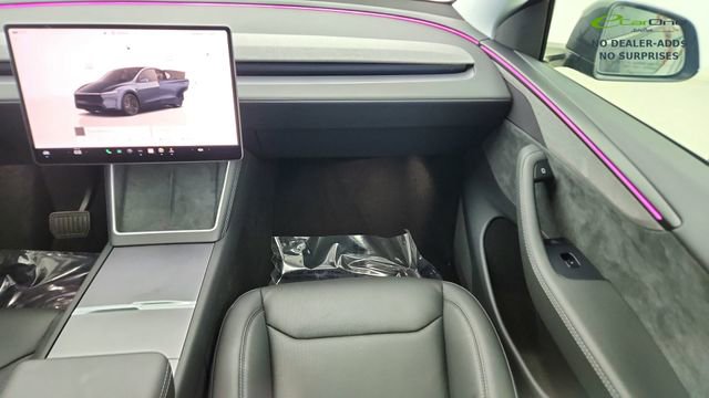 Used 2026 Tesla Model Y 2WD image 34