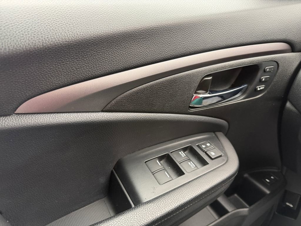 Used 2022 Honda Pilot Special Edition image 19