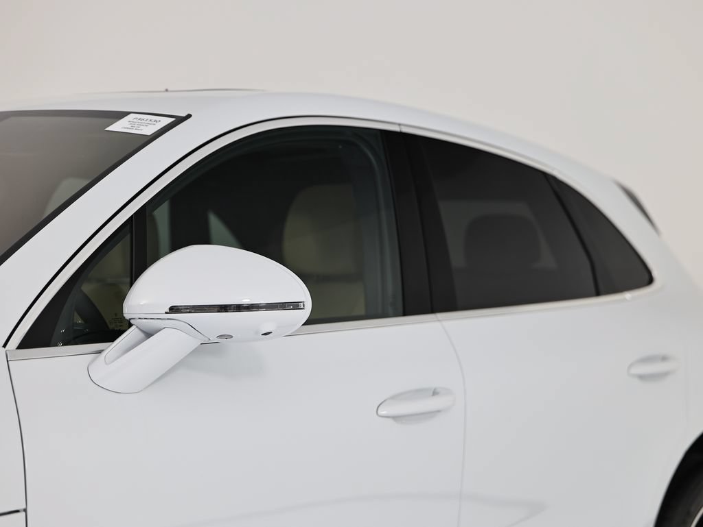 New 2026 Porsche Macan AWD/4WD image 11
