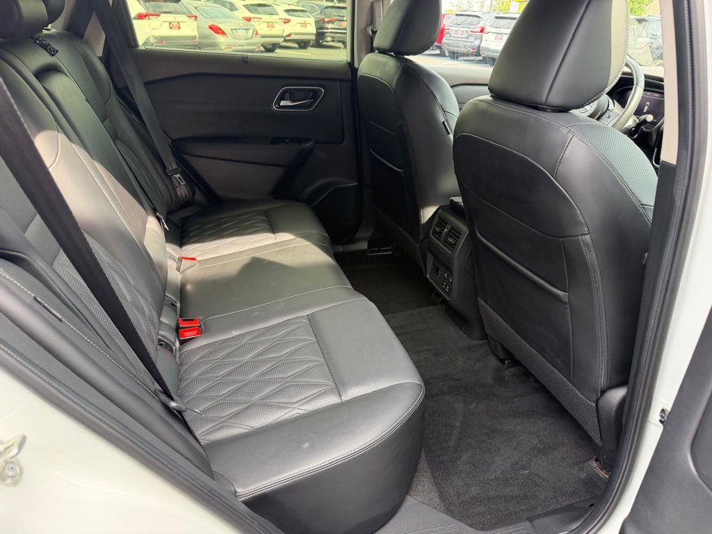 Used 2023 Nissan Rogue Platinum AWD/4WD image 29