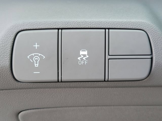 New 2026 Hyundai Elantra Sport FWD image 19